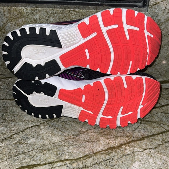 Brooks Adrenaline GTS 19 Womens Running Shoes Black Athletic Sneakers Size 8.5 - Picture 11 of 11